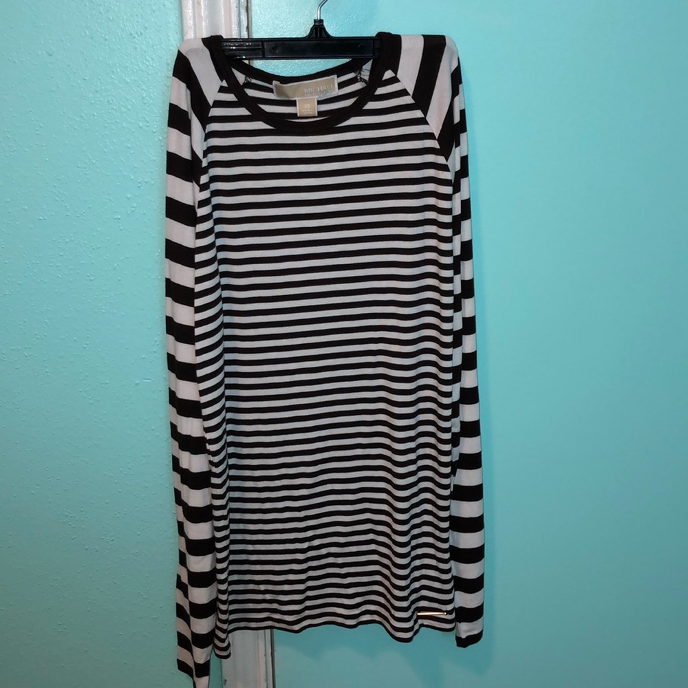 Woman’s size xs Long sleeve Michael Kors top